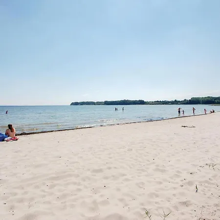 3 Bedroom Beach Front Home In Hejls Semesterbostad Hejls