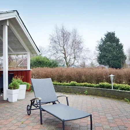 Dom wakacyjny Three-bedroom In *